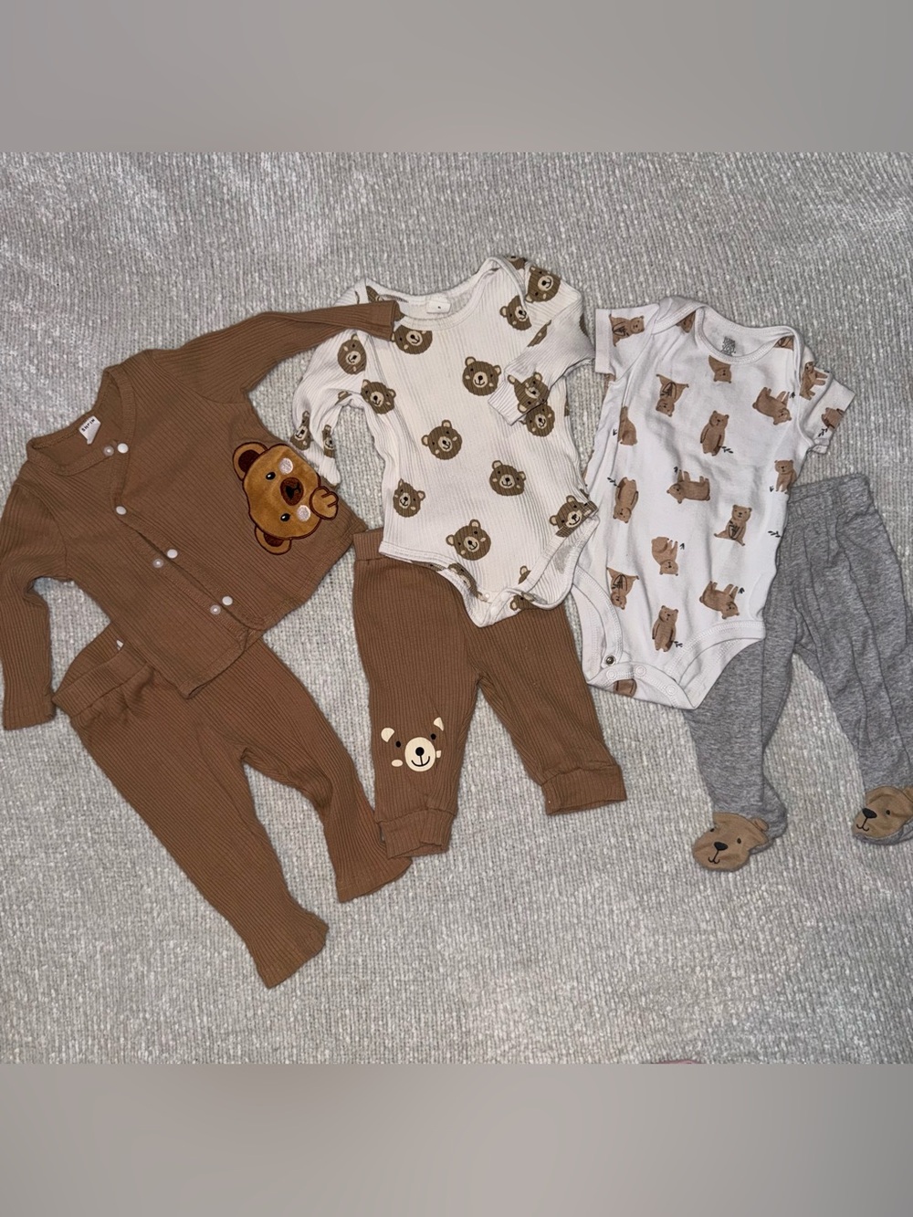 3 sets SHEIN & Carter’s Brown & White Bear-Print Baby sleepers 3-6M